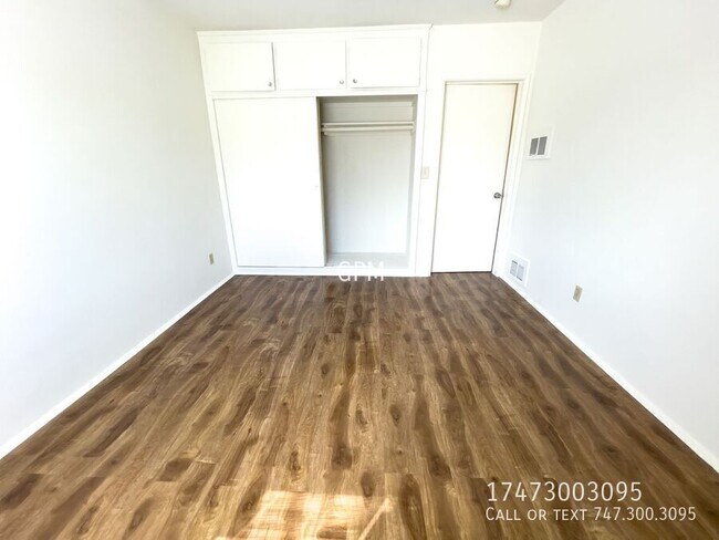 Building Photo - 737 N Vendome St