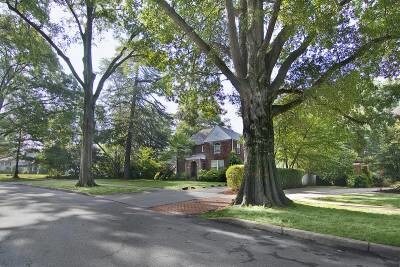 Building Photo - 811 Bromley Rd