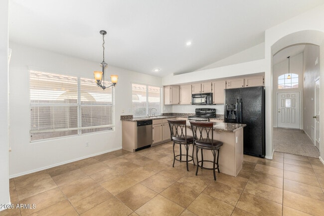 Building Photo - 1180 W Jeanine Dr