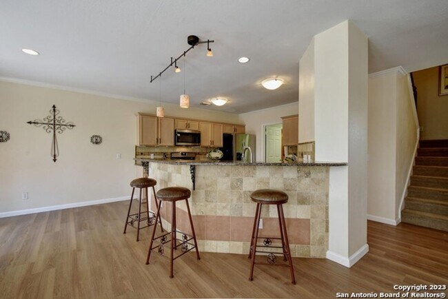 Building Photo - Braun and 1604 Area in Greenbriar gated community