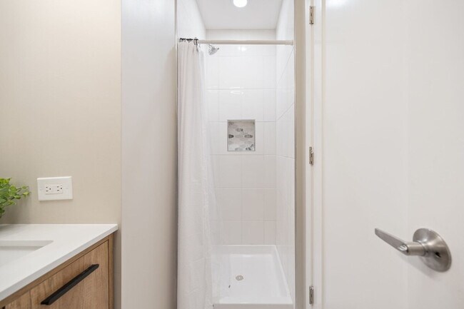 Building Photo - 14237 S Newberg Ct