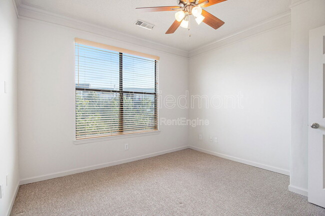 Building Photo - 401 16th St NW