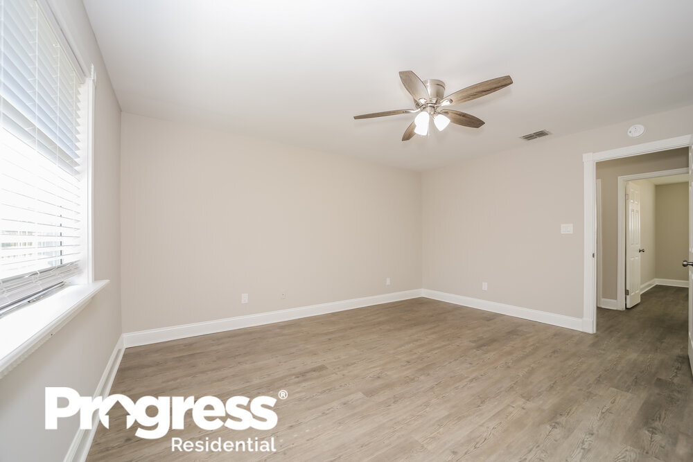 Building Photo - 10802 Naples Ct S