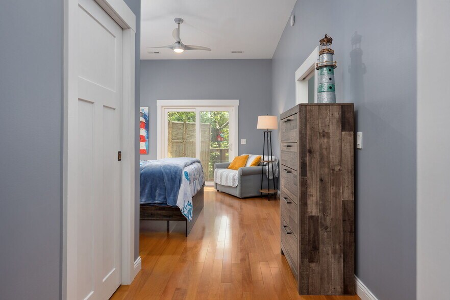 Building Photo - 211 Lewis Dr