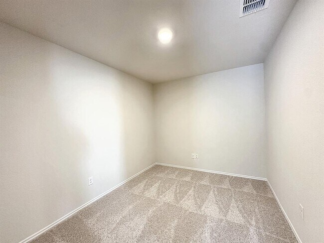 Building Photo - 549 Autumn Blaze