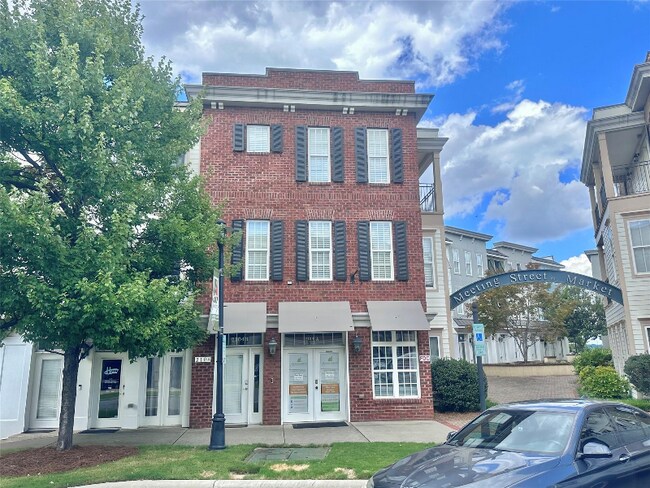 Building Photo - 2104 Ayrsley Town Blvd