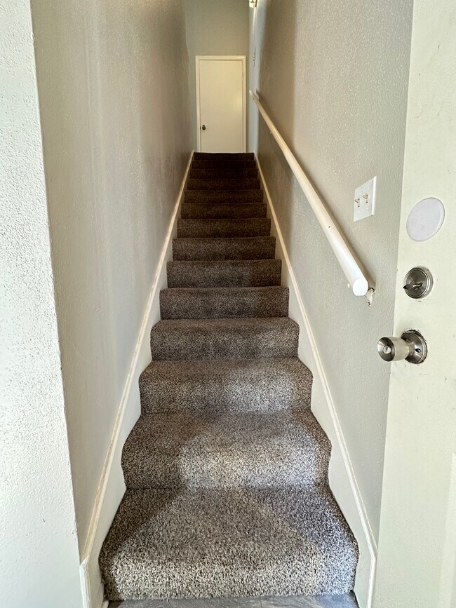 Building Photo - 14550 Fonmeadow Dr