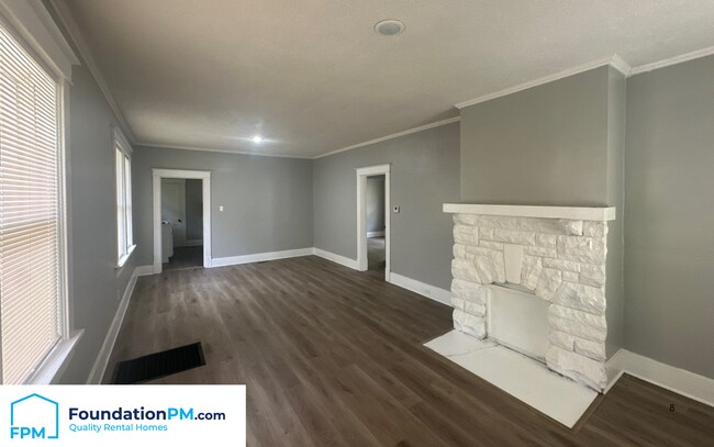 Building Photo - 1041 Rosewood Ave