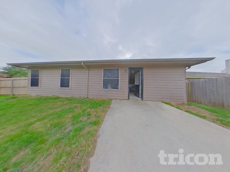 Building Photo - 14353 Snaffle Bit Trail