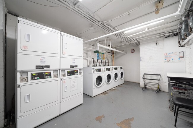 Building Photo - 429 Fairmount Ave