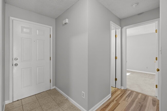 Building Photo - 2505 Stockbridge Dr