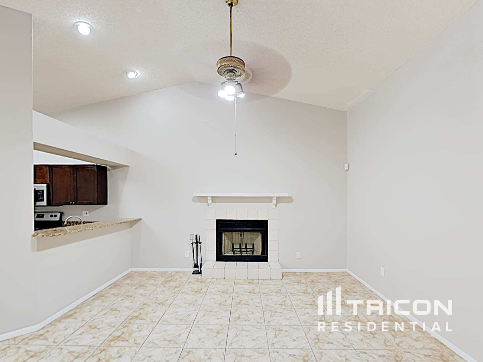 Building Photo - 4624 S Country Hills Ct