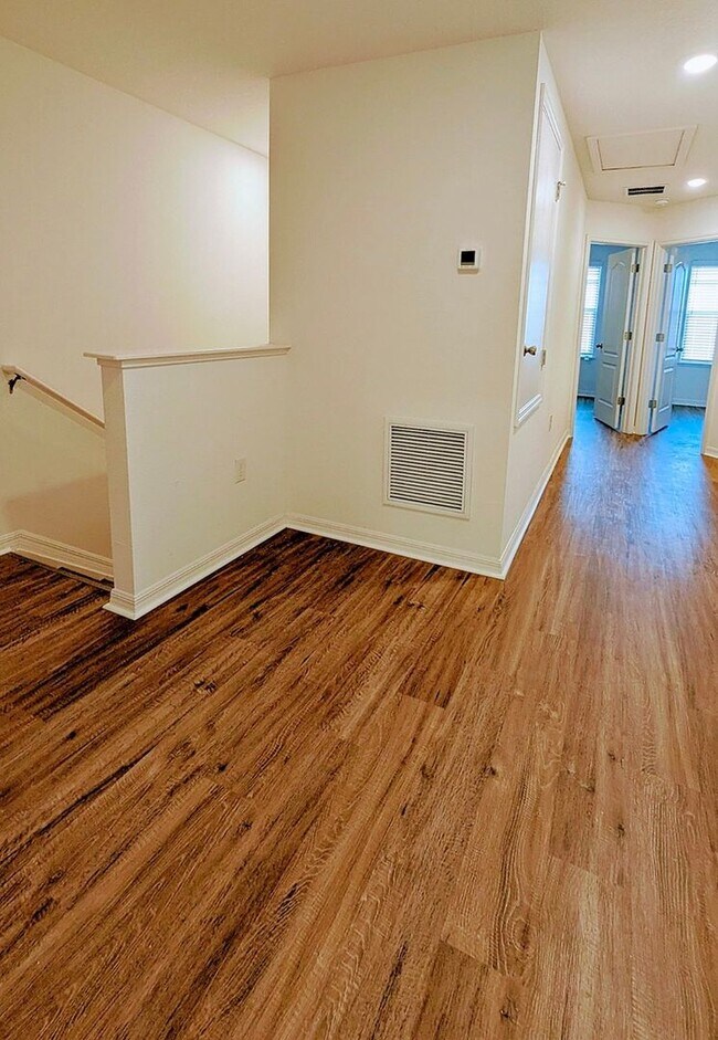 Building Photo - BEAUTIFUL 3-BEDROOM, 3-BATHROOM LUXURY TOW...