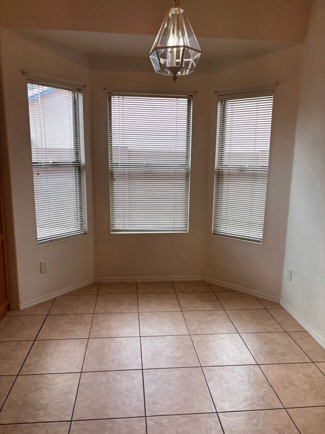 Building Photo - 3524 Plaza De Lanza