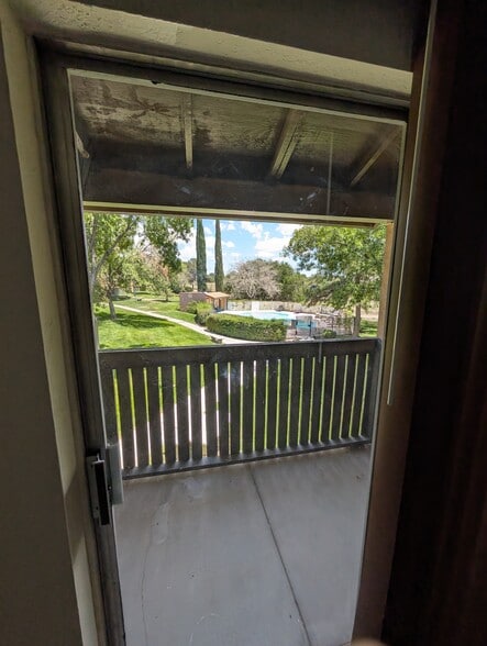 Building Photo - 1644 Lomaland Dr