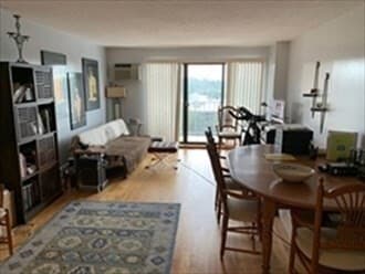 Building Photo - 141 Coolidge Ave