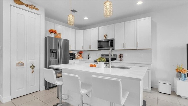 Building Photo - 304 NW 36th Ave