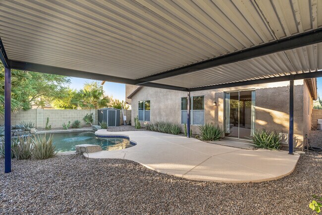 Building Photo - 11767 W Mohave St