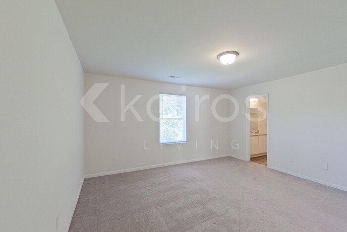 Building Photo - 2051 Country Pl