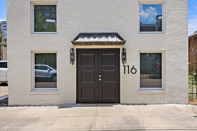 Primary Photo - 116 S Roach St