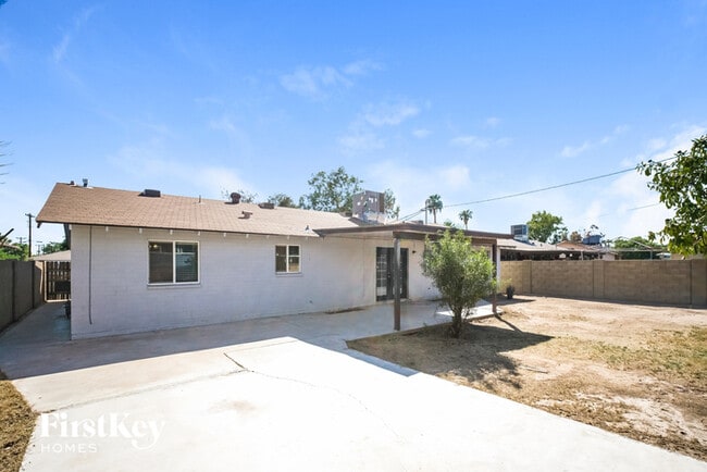 Building Photo - 3514 W Northview Ave