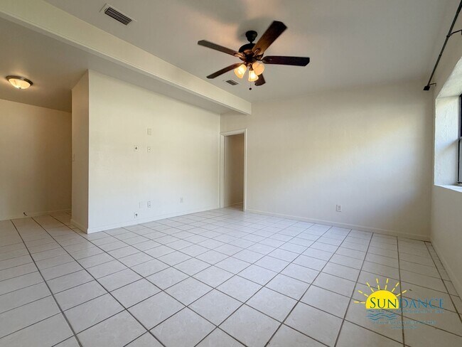 Building Photo - Lovely 3 Bedroom Home in Fort Walton