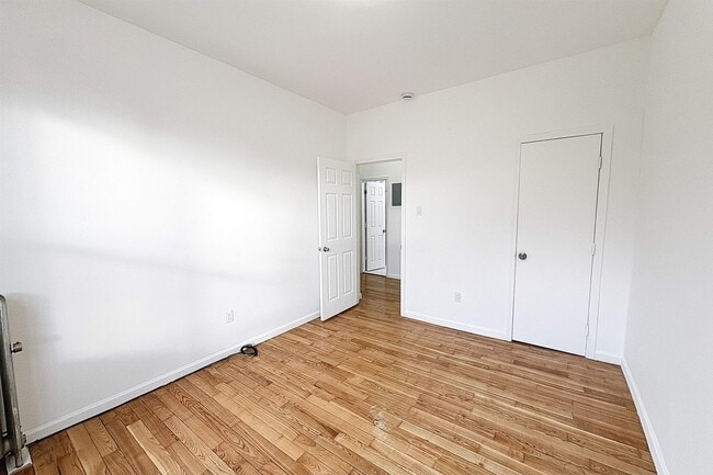 Building Photo - 35 Rock St