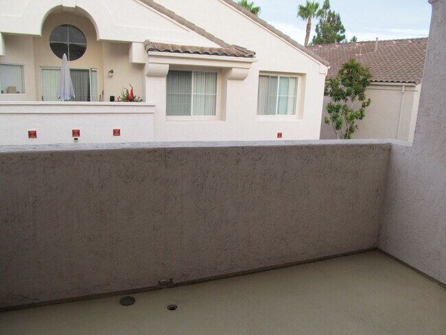 Building Photo - Andria of UTC Townhome with Attached Garag...