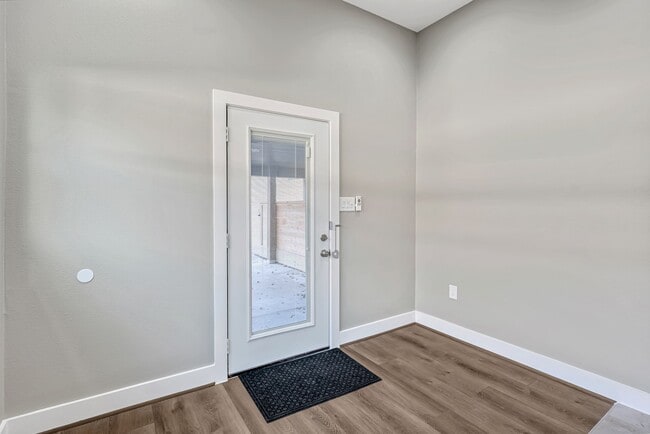 Building Photo - 430 Hutcheson St