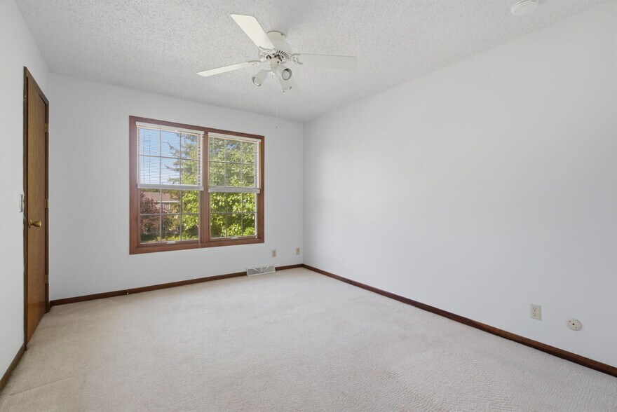 Building Photo - 4813 Surrey Ct