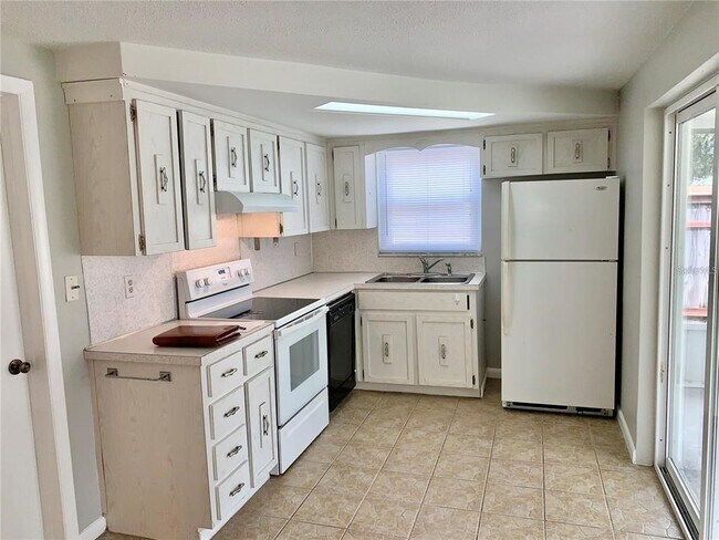 Building Photo - 3335 Coldwell Dr