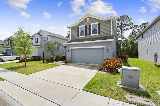 Building Photo - 692 NE Turtleback Trail