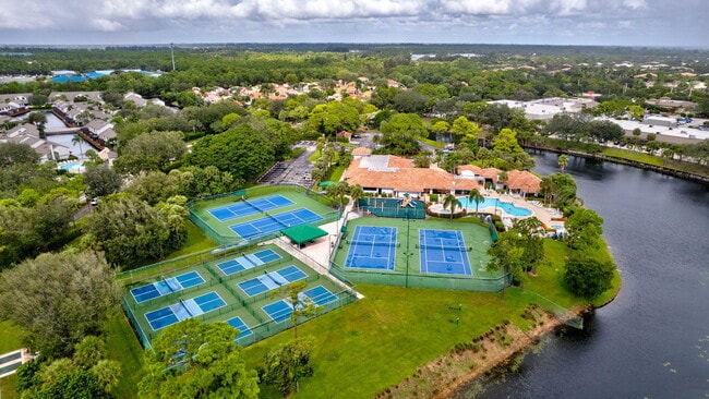 Building Photo - 208 Caribe Ct