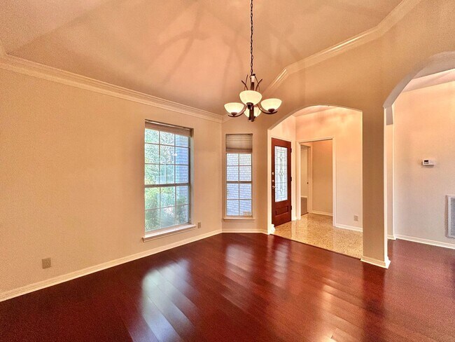 Building Photo - Beautiful 4 Bedroom, 2 Bathroom Home for R...