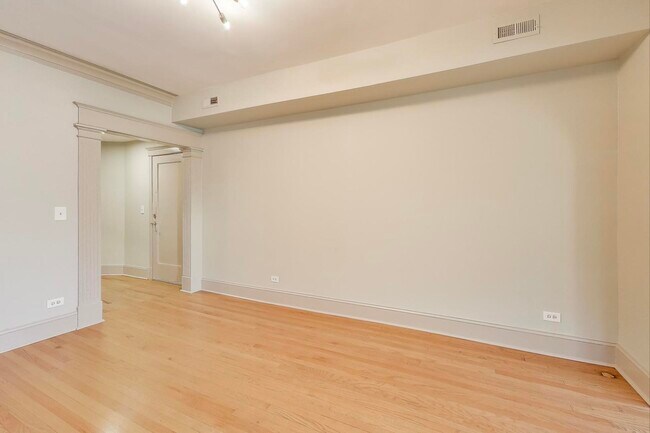 Building Photo - 6146 S Evans Ave