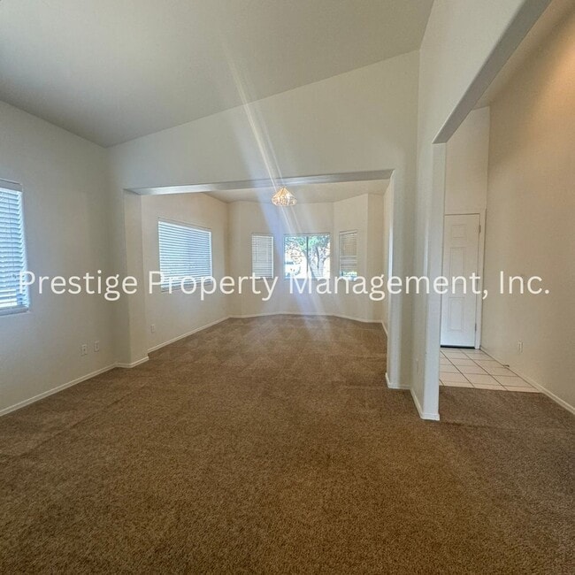 Building Photo - Beautiful Home with 3 Car Garage in Sonoran Ranch!