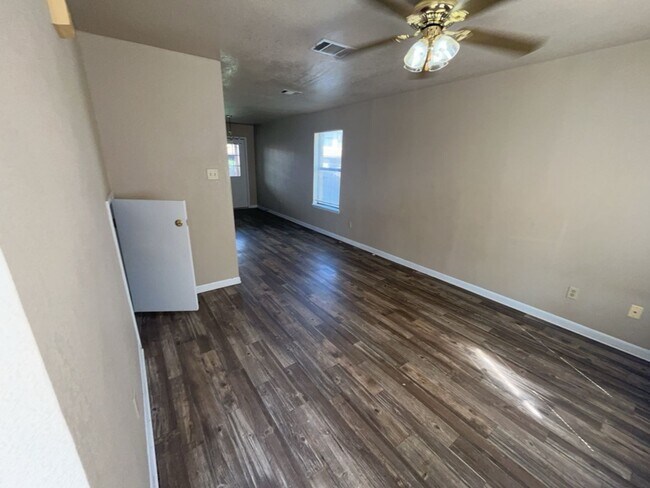 Building Photo - 1201 Monroe Loop