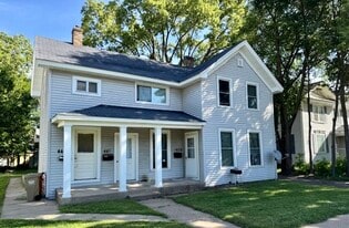 Building Photo - 440 Lake St