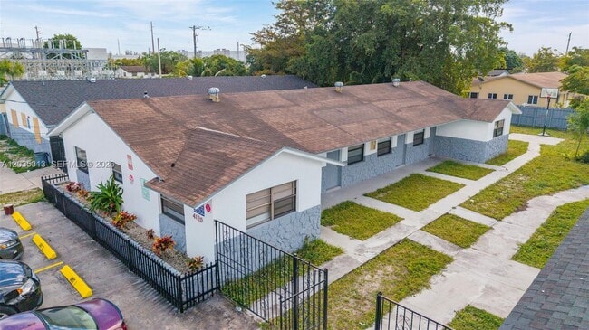 Building Photo - 4120 SW 19th St