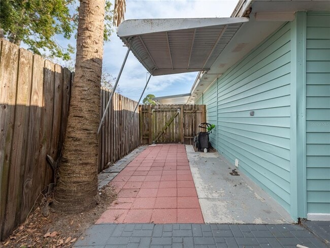 Building Photo - 4721 W Iowa Ave