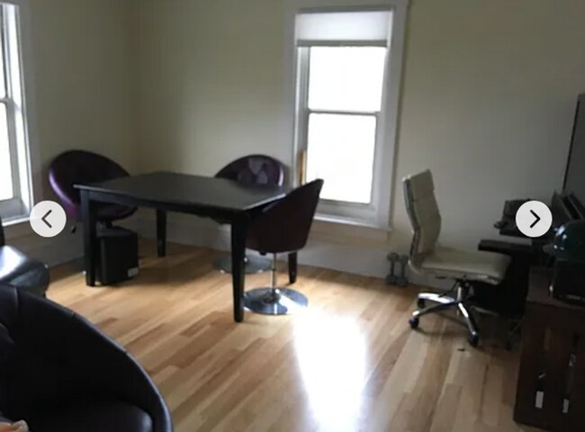 Building Photo - 301 W Illinois St