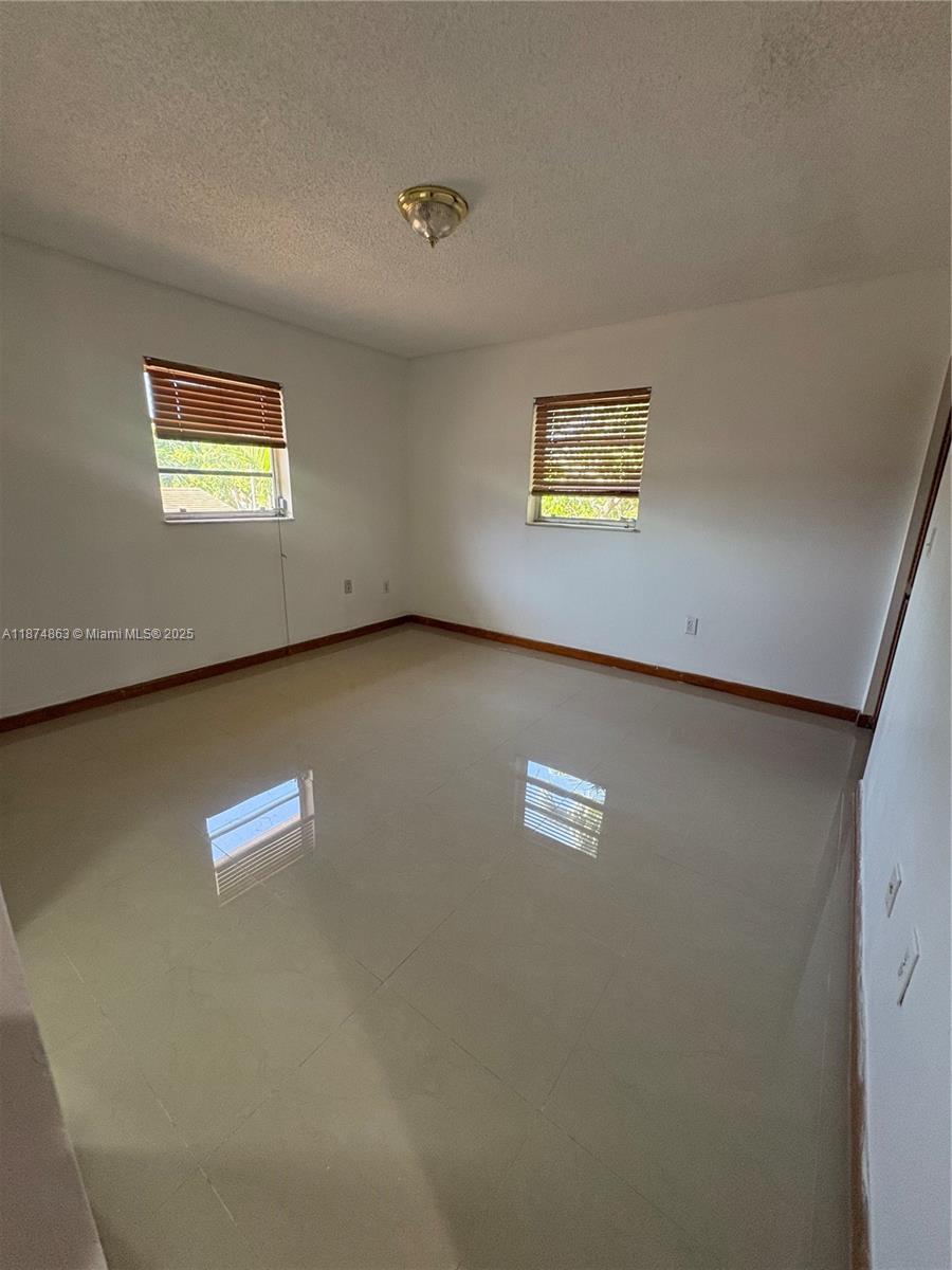 Building Photo - 3291 SW 25th St