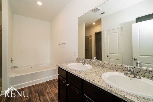 Building Photo - Coming Soon!