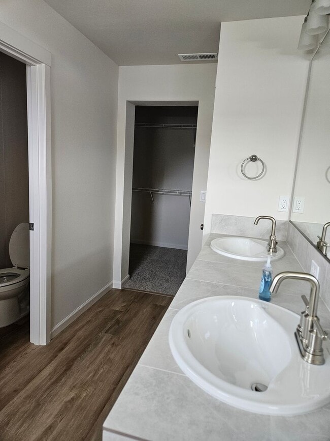 Building Photo - Brand New 3 bdrm 2 1/2 bath townhouse