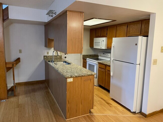 Kitchen - 1760 S Ammons St