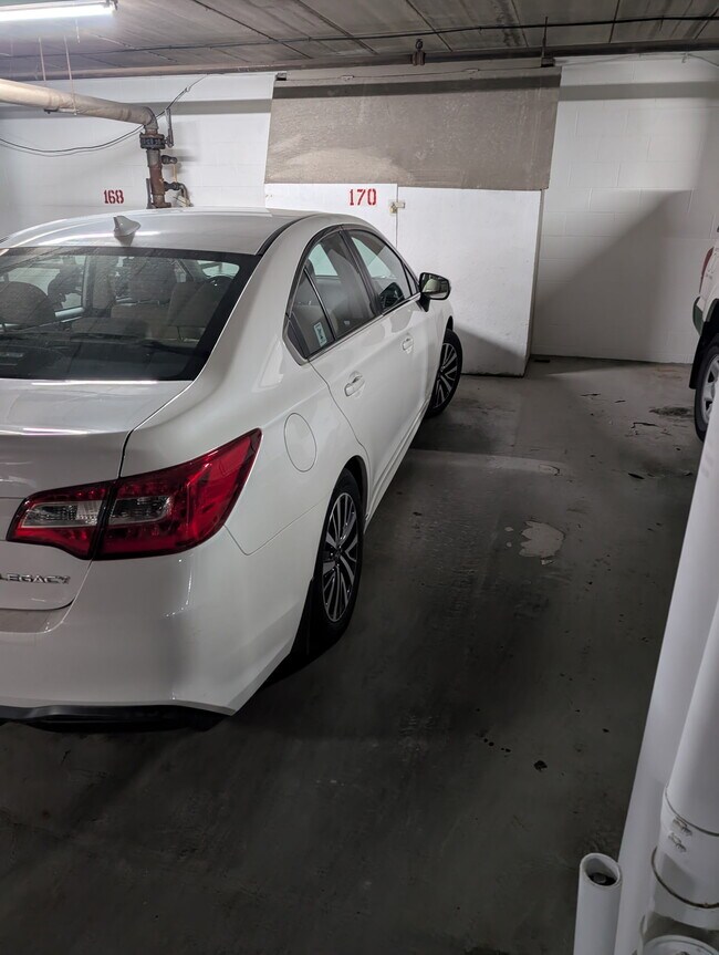 Car Space Plus Storsage - 122 Demont Avenue East