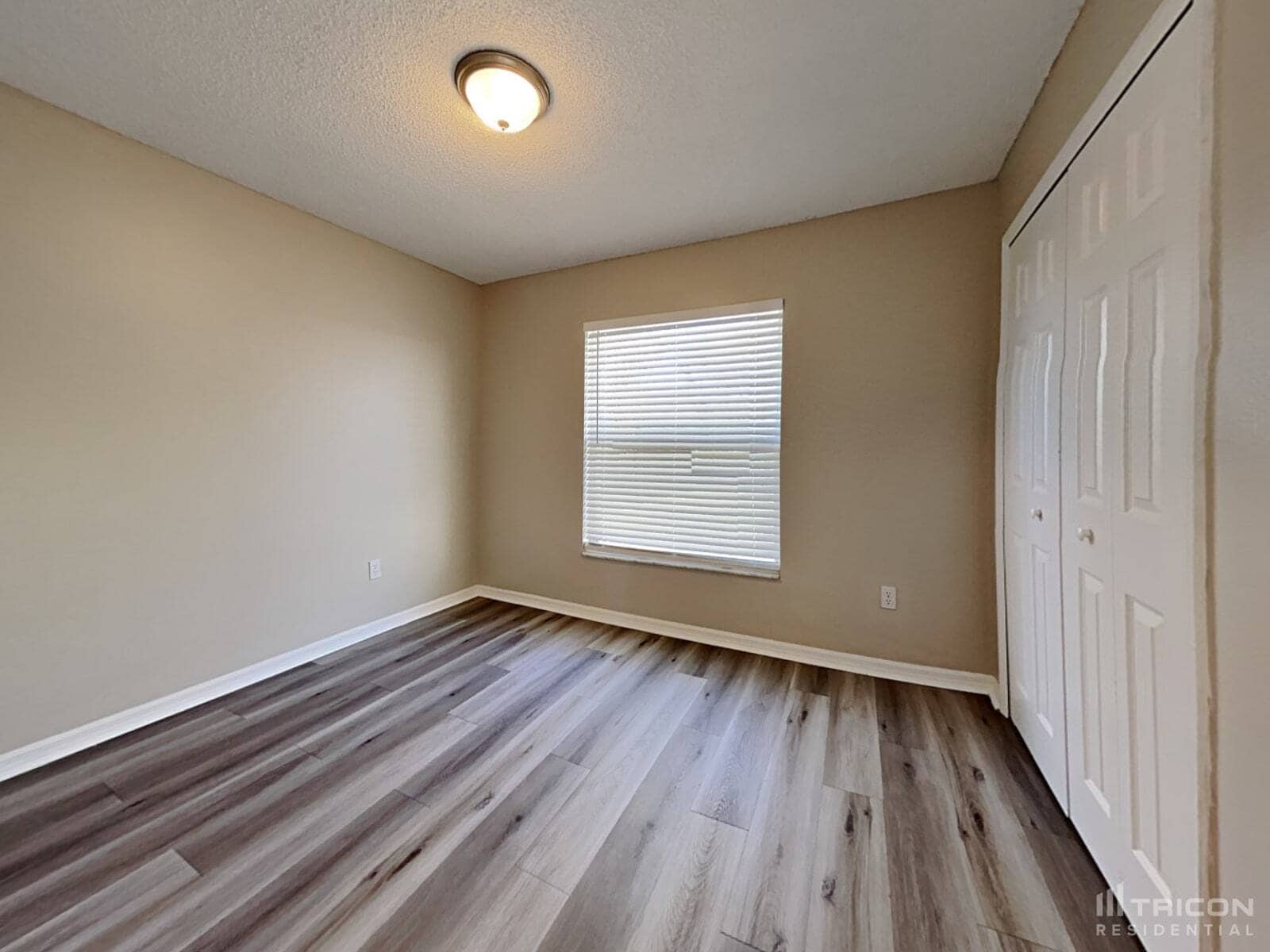 Building Photo - 1370 Heather Glen Dr