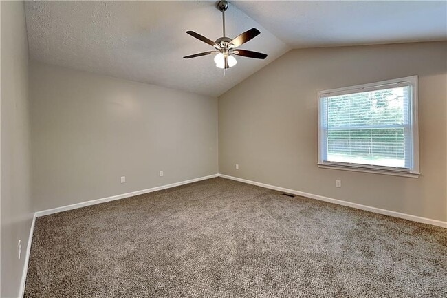 Building Photo - 450 Sumer Ln N