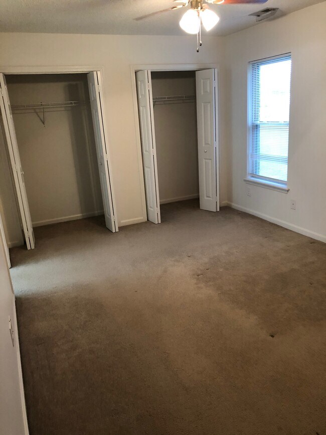Building Photo - 2621 31st Avenue Ct NE