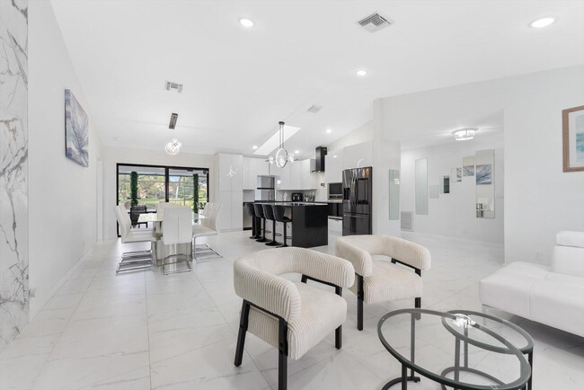 Building Photo - 13947 Geranium Pl